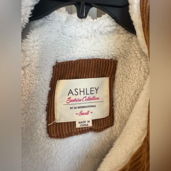 Cropped Jacket - Picture 2 of 2